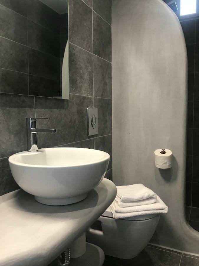 Muses Rooms Milos Provatas 외부 사진